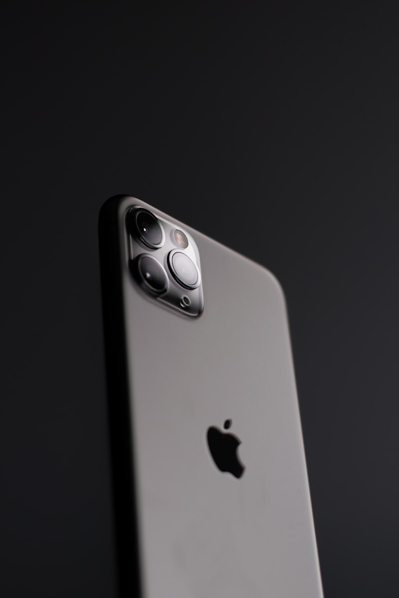 Apple iPhone 16 Pro Max - photo view 4